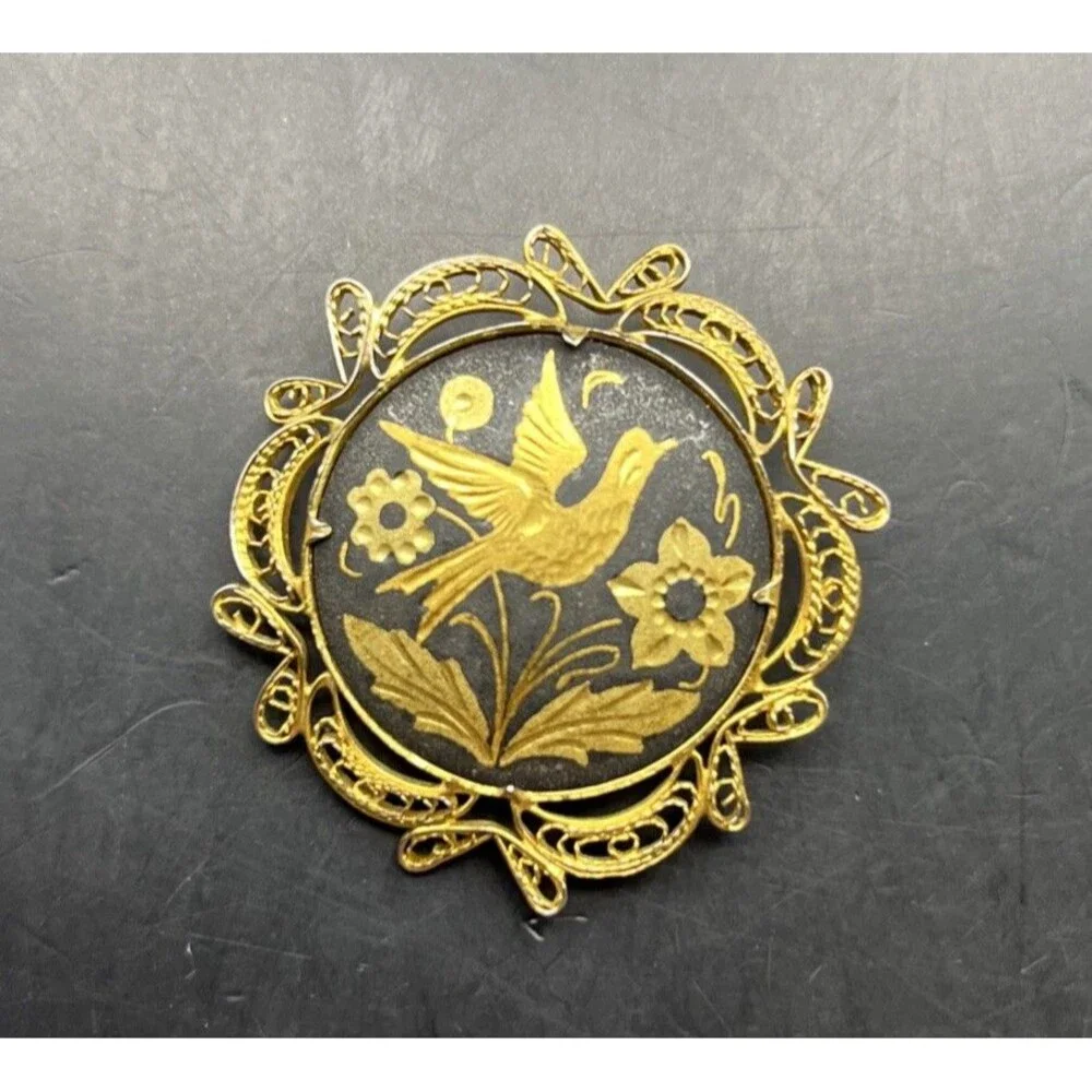 Vintage Damascene Bird Brooch Pin Filigree Border Gold Tone Floral Round
